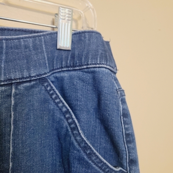 Isaac Mizrahi Live! | Women's Dark Flared or Wide-Leg Jeans (US Size 14 Tall) - Picture 5 of 13